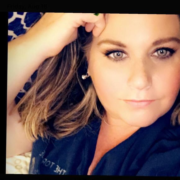 Meet your Posher, Carla - Picture 1 of 1